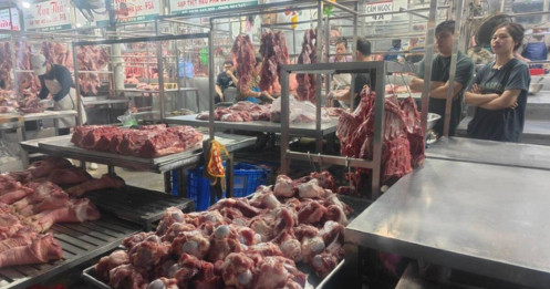 Thịt heo chợ đầu mối bất ngờ “cháy hàng”, điều gì đang xảy ra?