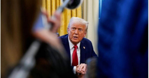 Tổng thống Trump hoãn áp thuế quan Canada và Mexico
