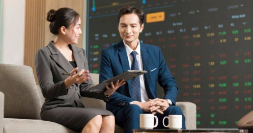 Chứng khoán thêm một năm “uốn lượn”