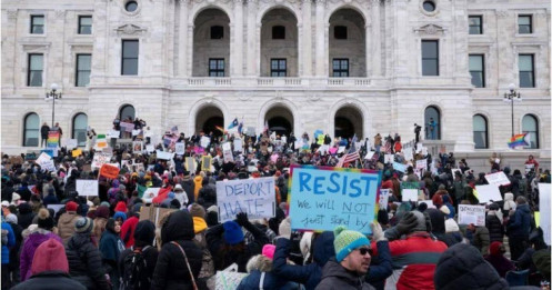 Biểu tình 50501 phản đối ông Trump rầm rộ ở Mỹ