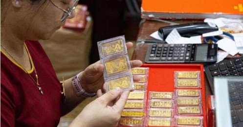 Vàng 'phi mã' từng ngày, chuyên gia cảnh báo người mua dịp vía thần Tài