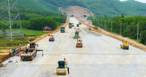 Đầu tư công tiếp tục là động lực thúc đẩy tăng trưởng kinh tế