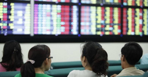 Chuyên gia dự đoán VN-Index vẫn chưa thể vượt 1.300 điểm