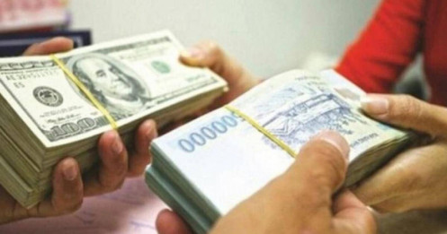 Giá bán USD gần chạm mốc 25.800 đồng