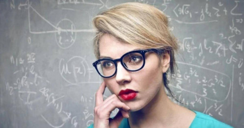 Tổ Tiên căn dặn: 'Người khôn ngoan có 3 chuyện nên dửng dưng, cứ im lặng, phúc lộc ắt đến nhà'