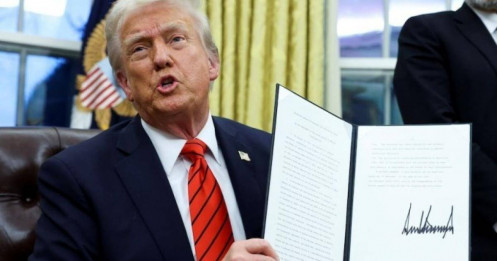 Tháng bận rộn áp thuế của ông Trump