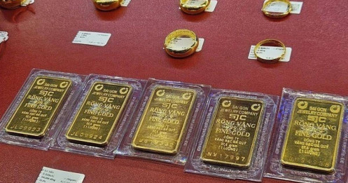 Giá vàng miếng SJC, vàng nhẫn duy trì ở mốc đỉnh lịch sử