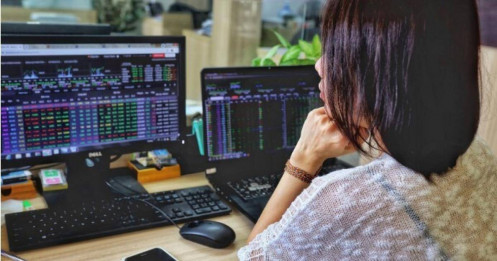 Nhiều yếu tố hỗ trợ VN-Index giữ vững mốc 1.300 điểm