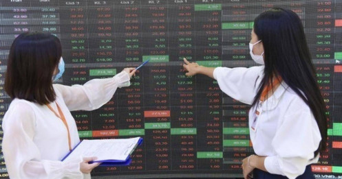 Tiền vào chứng khoán tăng cao, "đọc vị" gì từ tín hiệu này?