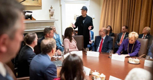 Sóng ngầm trong nhóm 'cận thần' của ông Trump