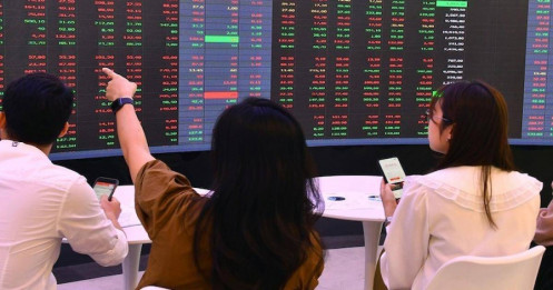 Vốn nội trỗi dậy, chứng khoán Việt vững vàng giữa sóng gió toàn cầu