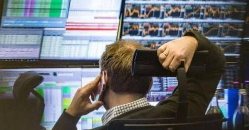 Khối ngoại mạnh tay bán ròng hơn 900 tỷ đồng, cổ phiếu nào bị "xả" mạnh nhất?