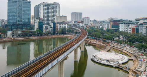 Sân khấu nổi giữa hồ độc nhất Hà Nội sắp hoàn thành