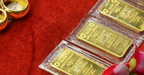Giá vàng lập kỷ lục trên 3.000 USD/ounce: Nhà đầu tư có nên mua vào?