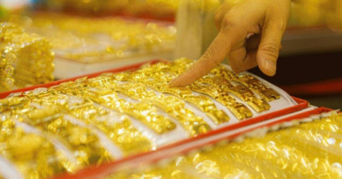 Tăng như vũ bão, giá vàng leo lên trên 99 triệu đồng/lượng