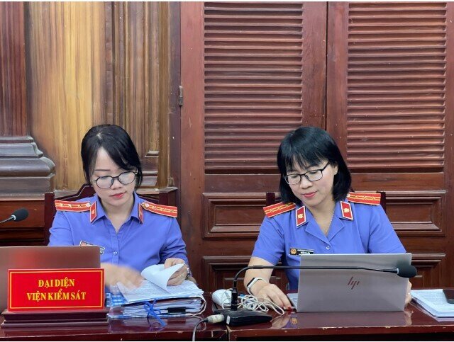 Vụ án lừa đảo 834 tỉ đồng ở TP HCM: Nghe mức án VKSND đề nghị, nữ giám đốc ngất xỉu