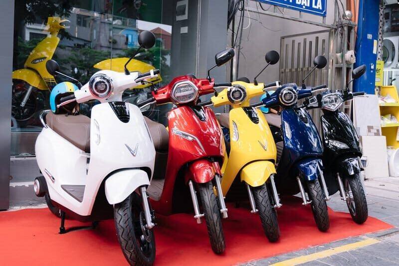 VinFast của tỷ phú Phạm Nhật Vượng bất ngờ điều chỉnh giá bán loạt xe máy điện, thấp nhất chỉ 15 triệu đồng - kèm ưu đãi lớn hiếm có