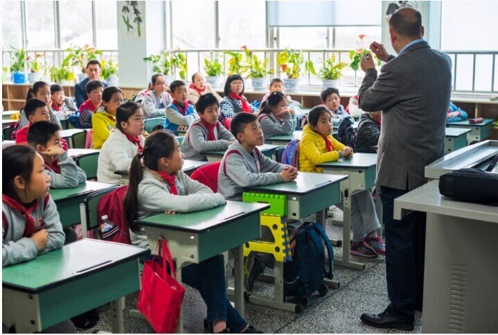 Tăng lương cho hàng triệu công chức, Trung Quốc "bơm" lượng tiền khủng vào nền kinh tế