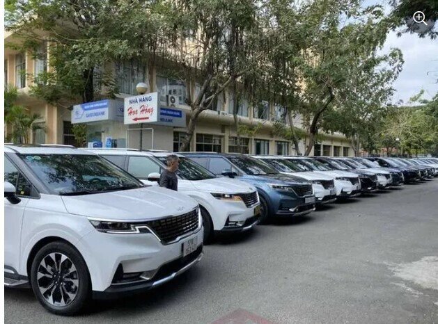 Mức phạt vi phạm tăng, thuê xe tự lái cũng sợ