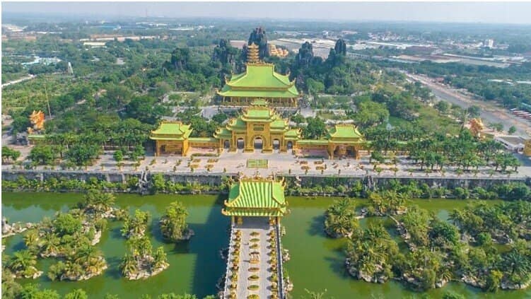 Vì sao Khu du lịch của vợ chồng bà Nguyễn Phương Hằng tạm dừng hoạt động?