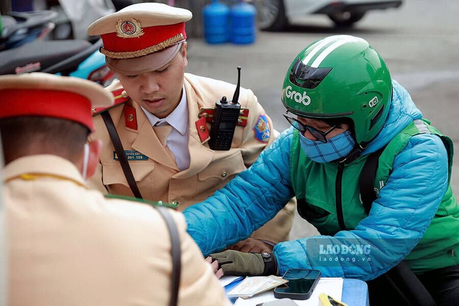 Thêm lãi 0,05% mỗi ngày nếu chậm nộp phạt vi phạm giao thông
