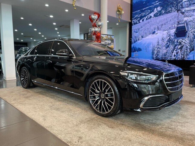 Thưởng Tết bằng ôtô Mercedes, xe máy SH, ti vi