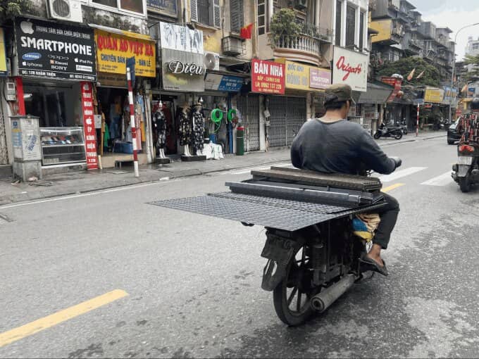 Vi phạm đầy đường Hà Nội dù tăng nặng mức phạt