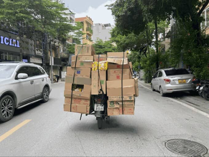 Vi phạm đầy đường Hà Nội dù tăng nặng mức phạt