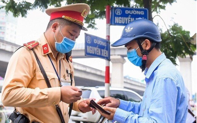 Phạt đến 6 triệu đồng "xe không chính chủ": Mượn xe người khác chạy có bị xử phạt?