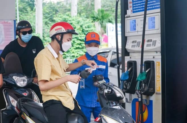 Người dân giảm mua, doanh nghiệp 'chán' kinh doanh xăng sinh học E5
