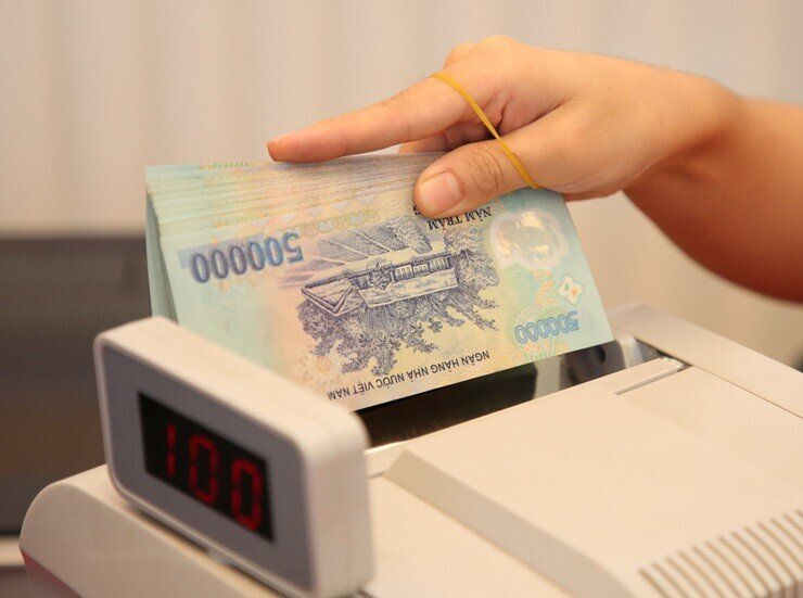Lãi tiết kiệm tăng mạnh trước Tết 2025, có 100 triệu gửi ngân hàng nhận được bao nhiêu lãi?