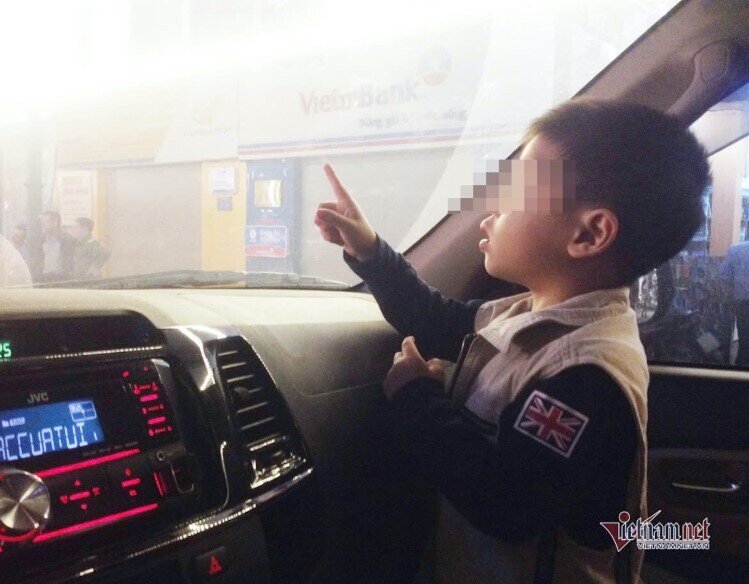 Phạt cả triệu đồng nếu để trẻ ngồi ghế trước ô tô