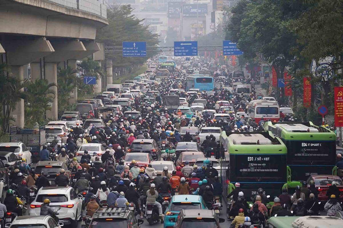 Hạn chế phương tiện cá nhân để cứu giao thông ở Hà Nội