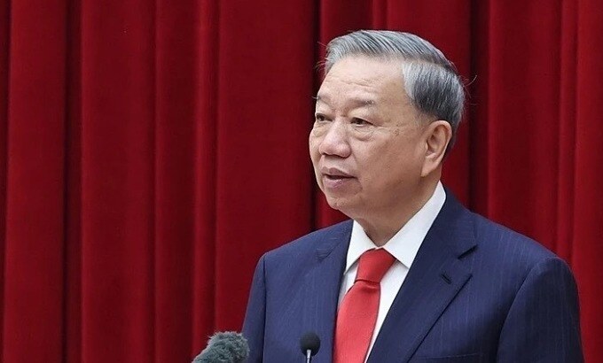 Nguyên Tổng Bí thư Nông Đức Mạnh và nguyên Thủ tướng Nguyễn Tấn Dũng nhận Huân chương Sao vàng
