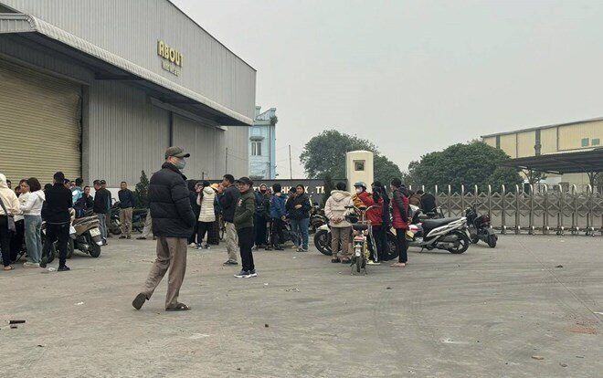 Chủ doanh nghiệp biến mất, công nhân bị nợ lương ở Hải Dương