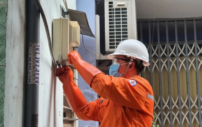 Giá điện giảm còn 5 bậc, người dùng nhiều sẽ phải trả nhiều tiền hơn?