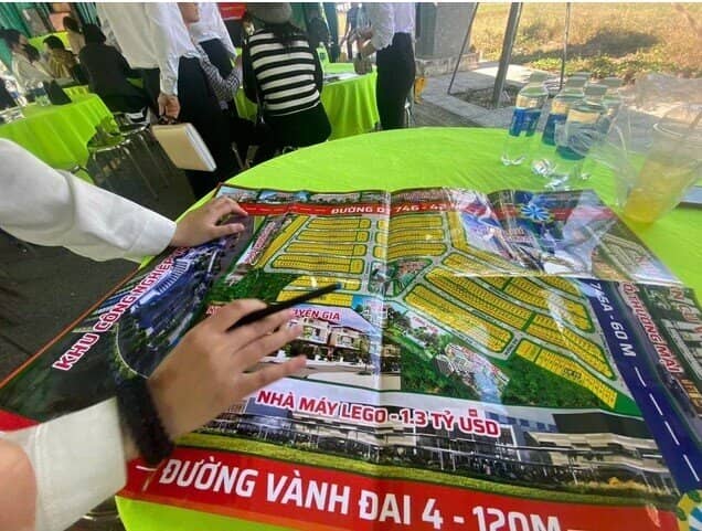 Sự thật lời mời gọi "nhà đất ngộp" cần bán