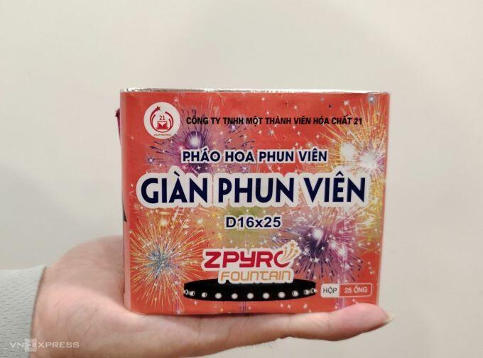 Giá pháo hoa tăng gần gấp đôi dịp Tết vẫn 'cháy hàng'