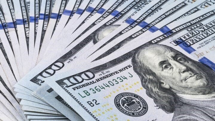 Sau tuyên bố của ông Trump về thuế quan với Trung Quốc, đồng USD tăng mạnh