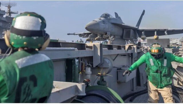 Ông Trump ra lệnh không kích rung chấn nước 19 triệu dân: Hé lộ lời cầu khẩn giờ chót và thỏa ước ngàn đô