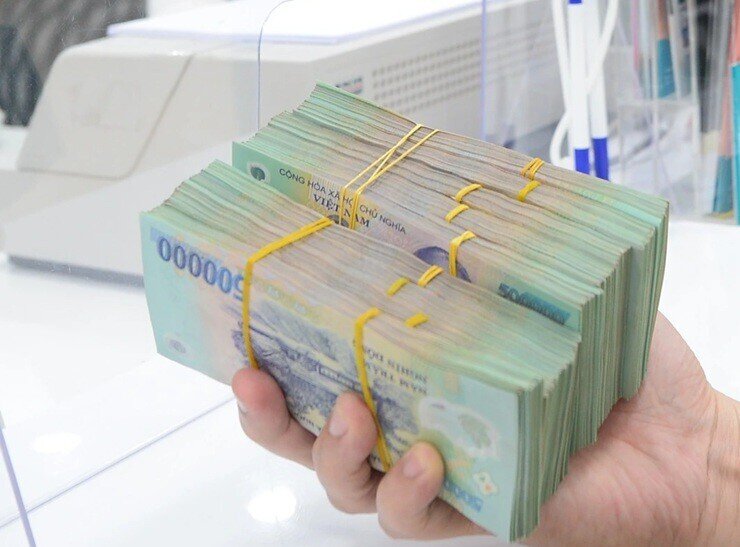Sau Tết, mang 100 triệu đồng gửi tiết kiệm nhận được bao nhiêu tiền lãi?