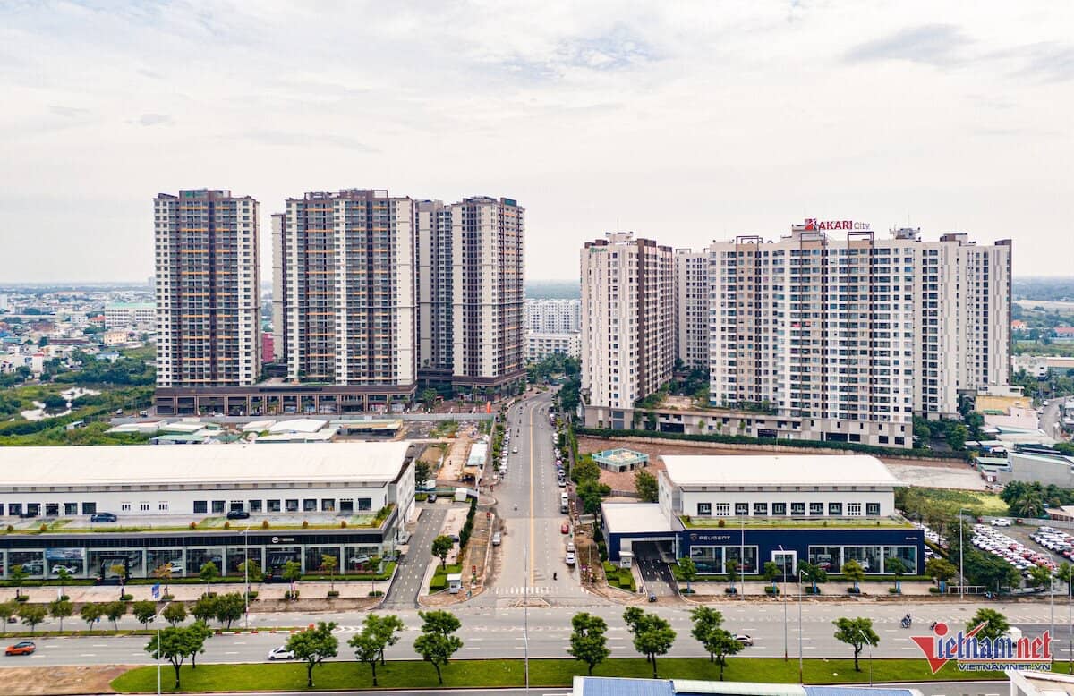 ‘Ông lớn’ địa ốc rục rịch bung hàng, căn hộ cao cấp chiếm lĩnh thị trường TPHCM