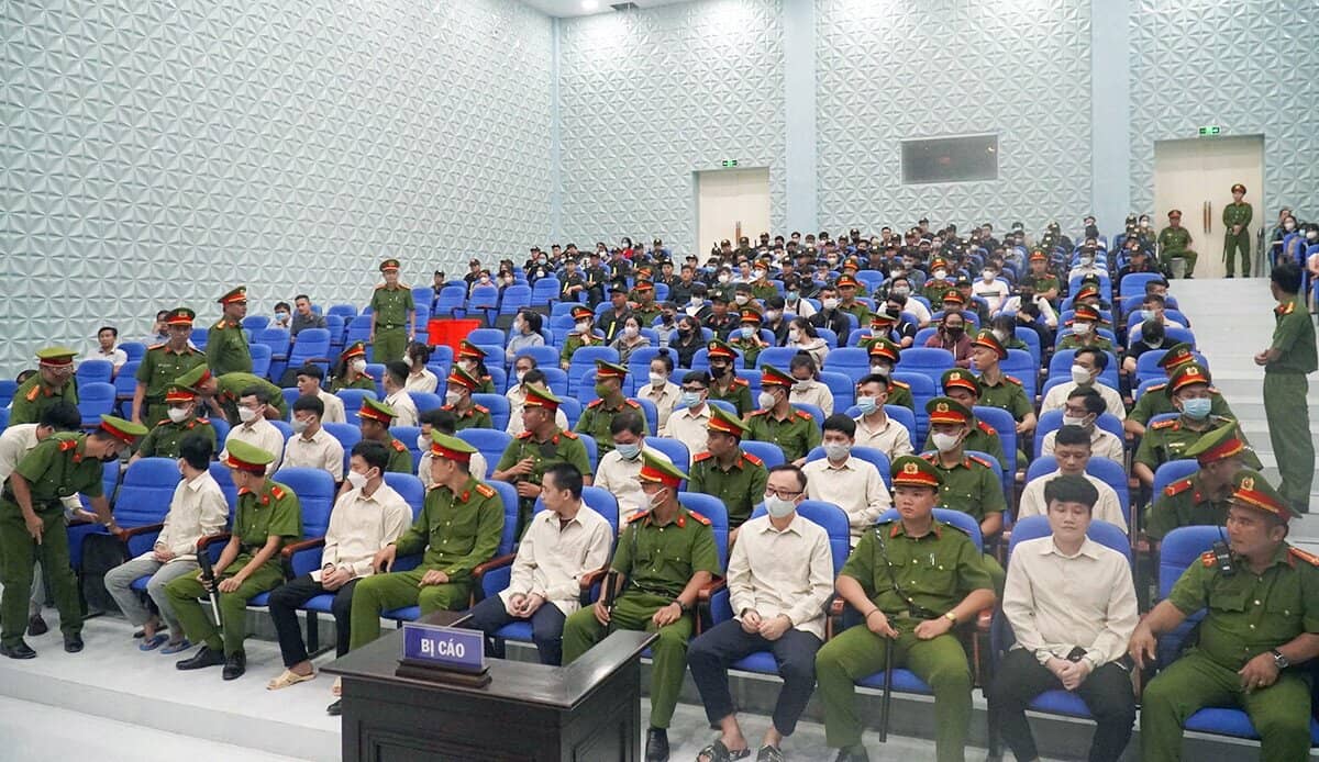 Hơn 100 người kháng cáo vụ đòi nợ thuê núp bóng công ty luật