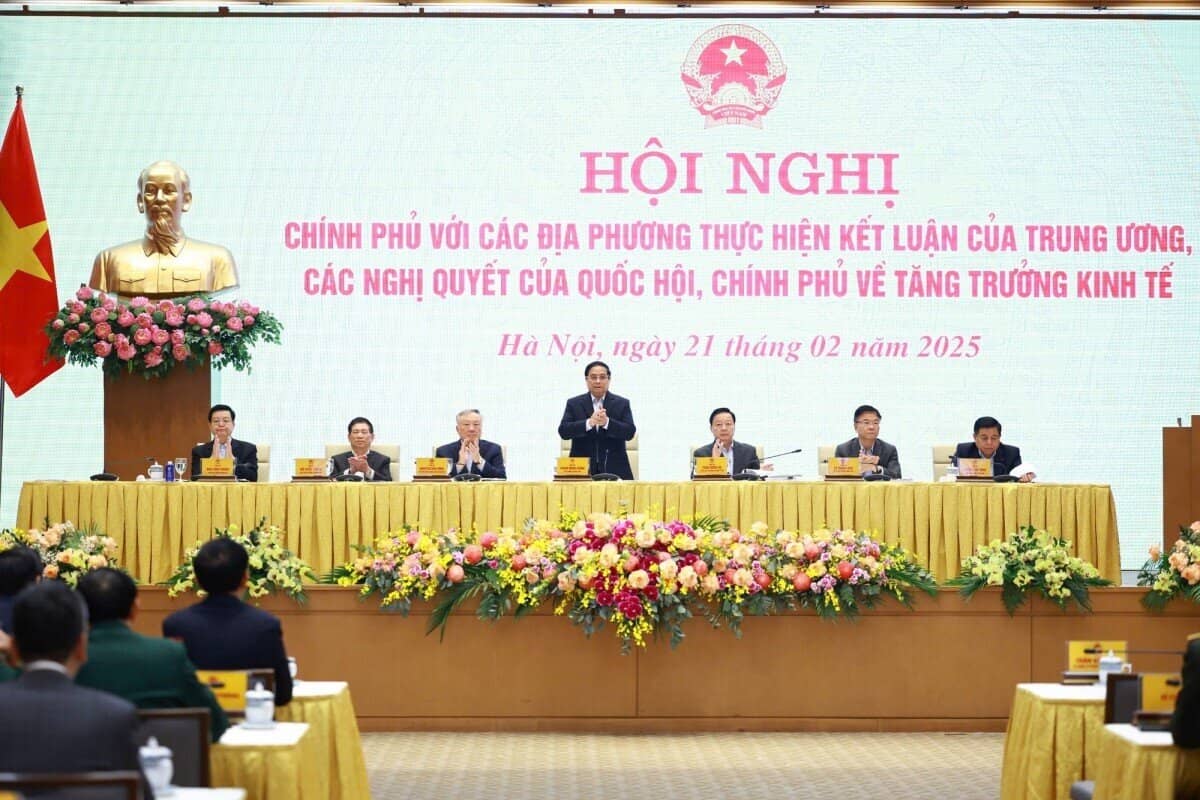 Thủ tướng: 'Không còn cách nào khác, chúng ta phải tăng trưởng cao, bền vững liên tục từ nay tới 2045'