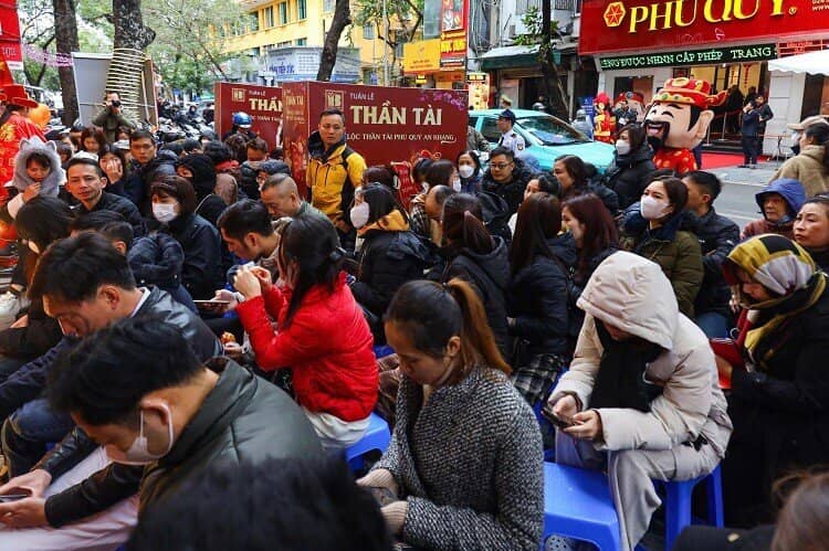Giá vàng diễn biến khó lường, nhiều người tiếc vì trót nghe lời khuyên của chuyên gia