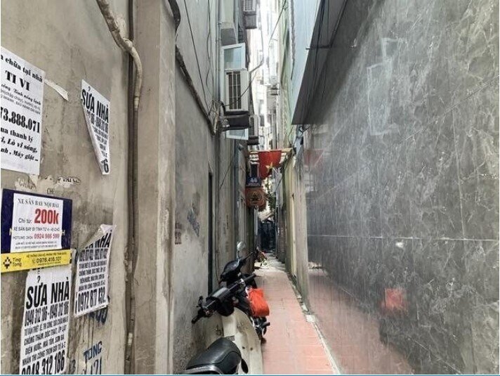 Cầm 2 tỷ đồng đi khắp Hà Nội tìm mua nhà rồi "trắng tay" ra về, nhiều người từ bỏ giấc mơ Thủ đô về quê xây biệt thự, mua ô tô