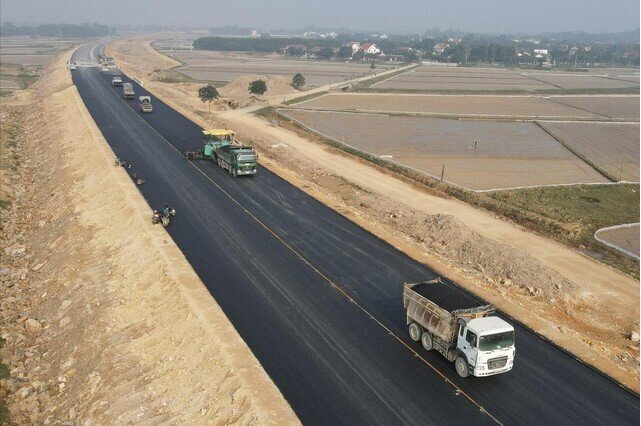 Thủ tướng chỉ thị gấp, 23 cao tốc trên cả nước lần đầu tiên đồng loạt làm việc này