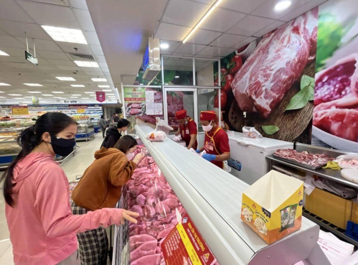 Nguồn cung heo thiếu hụt, xuất hiện tình trạng 'cạnh tranh thiếu lành mạnh'