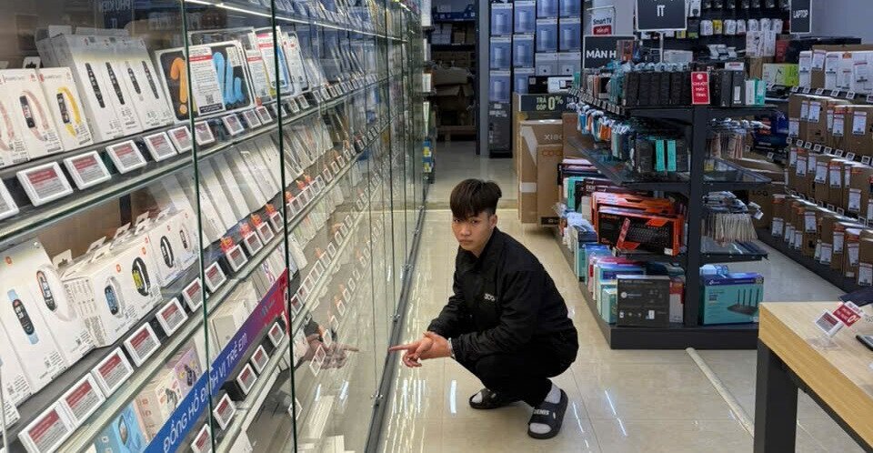 Nhân viên cửa hàng CellphoneS ở Bắc Ninh trộm cắp 26 điện thoại iPhone rồi mang lại cho các cửa hàng khác