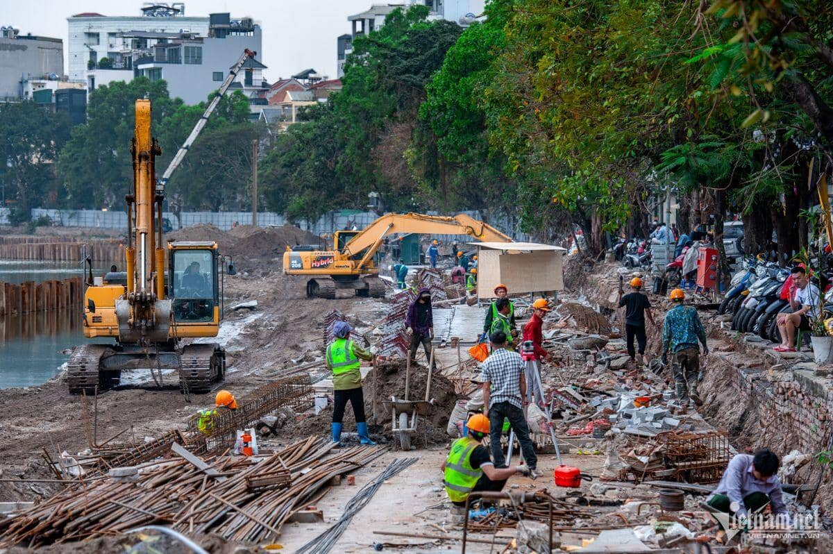 Sân khấu nổi giữa hồ độc nhất Hà Nội sắp hoàn thành